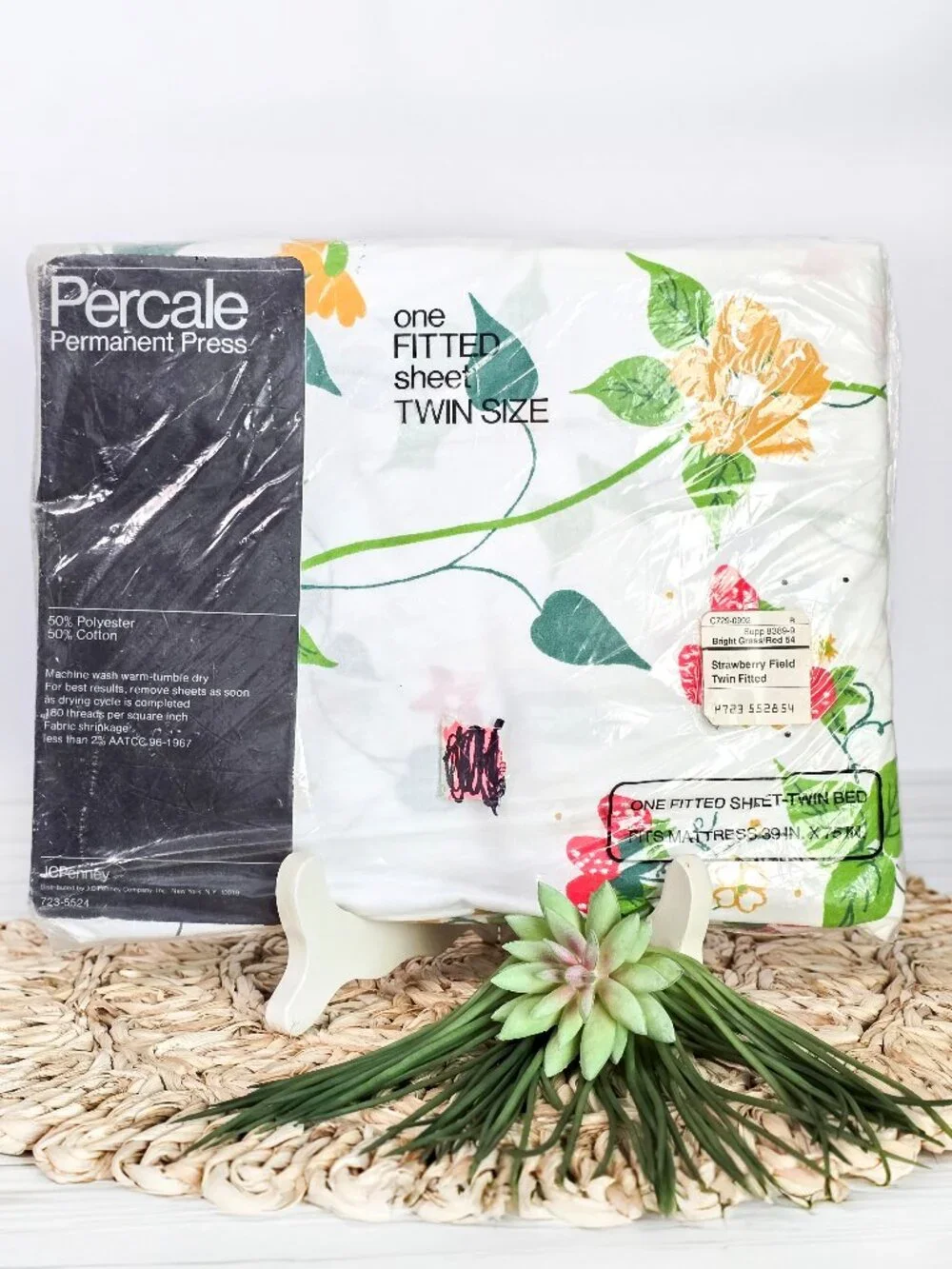 VTG 1970's JCPenney Twin Fitted Sheet | Strawberry Field Print | Percale